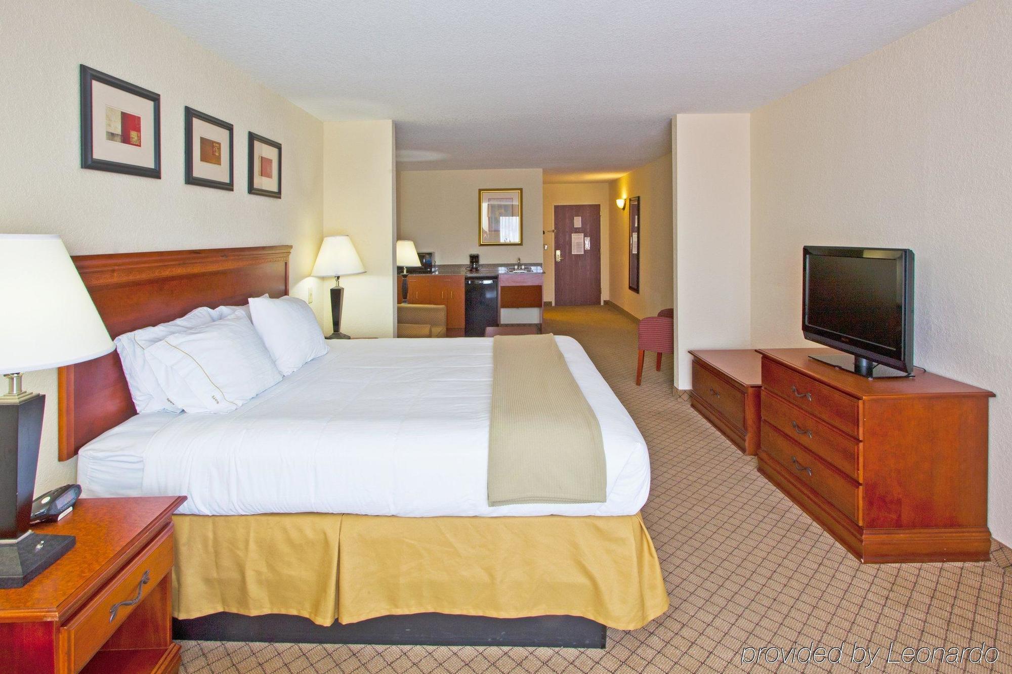 Holiday Inn Express Hotel & Suites Tampa-Fairgrounds-Casino By Ihg Mango Cameră foto